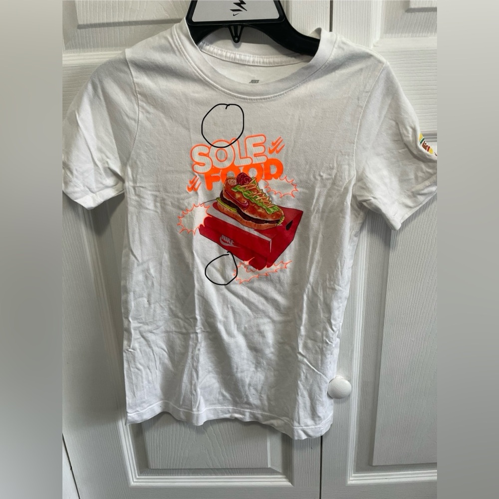 Kids nike t-shirt